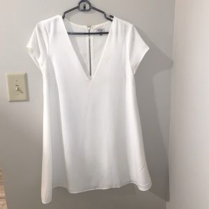 Tobi white v-neck dress Size M